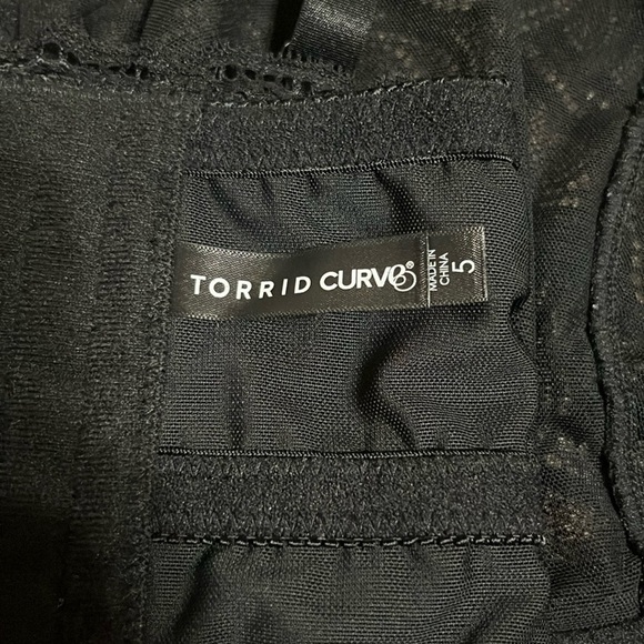 Torrid Curve Scroll Lace Sheer Lined Underwire Longline Bra Rich Black 5X / 28 - Picture 9 of 11